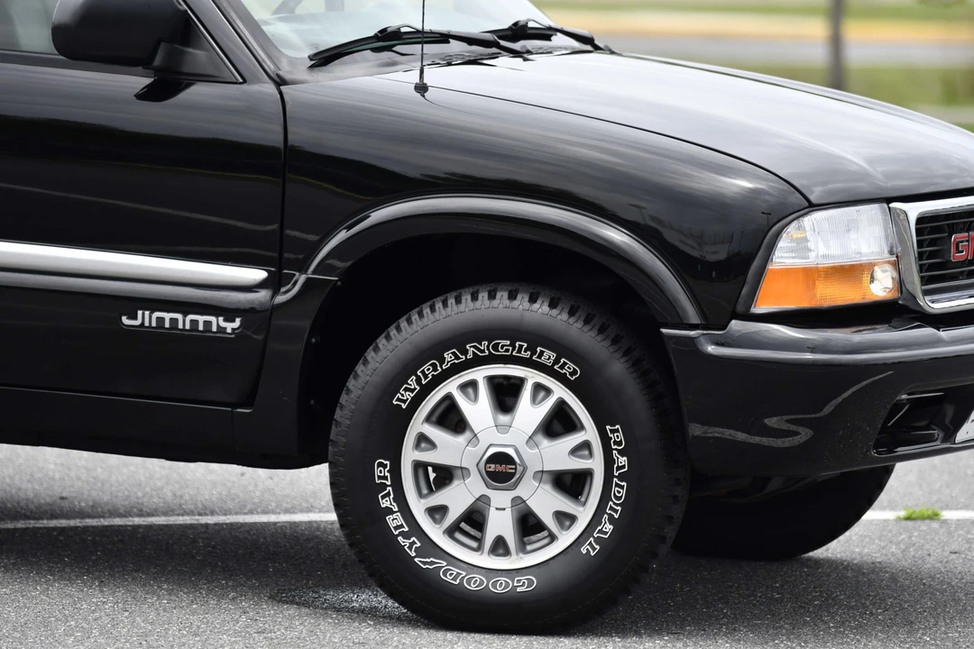 2001 GMC S-15 Jimmy 2nd Gen - Image 19 of 31