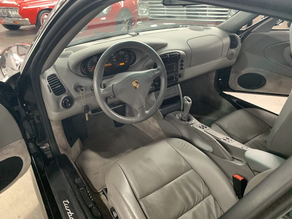 2001 Porsche 996 Turbo - Image 25 of 31