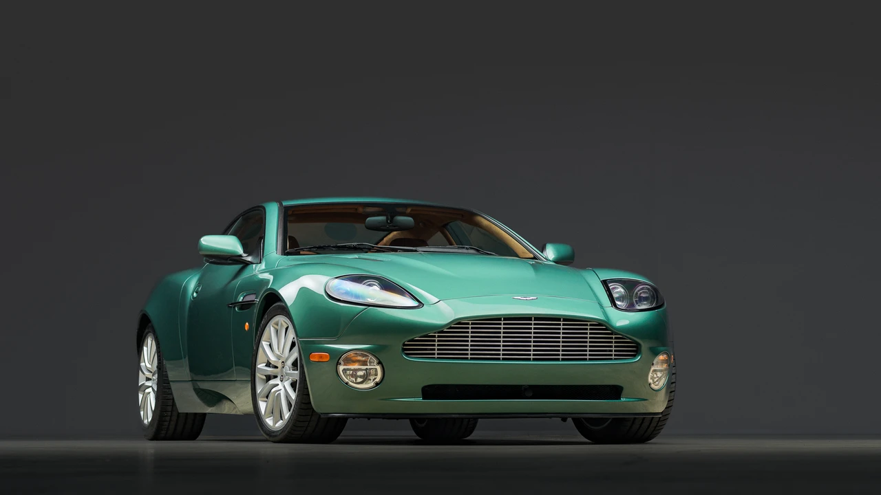 2002 Aston Martin Vanquish 1st Gen - Image 10 of 31