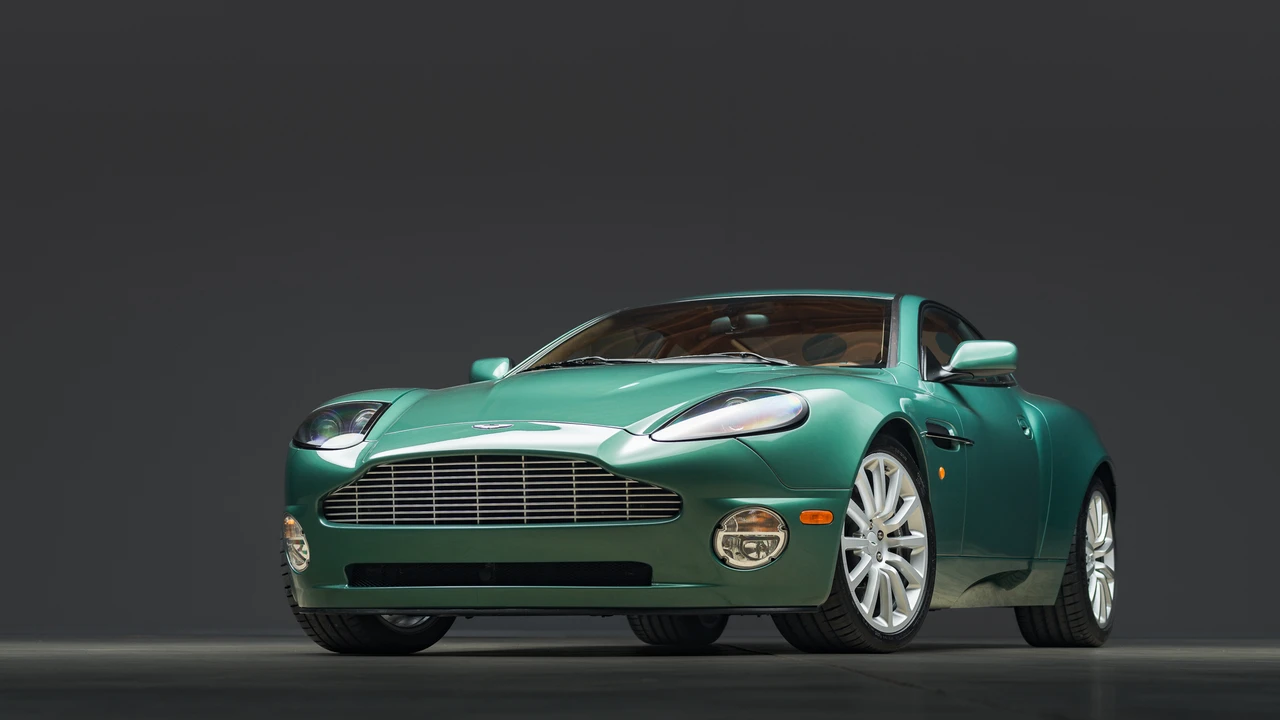 2002 Aston Martin Vanquish 1st Gen - Image 12 of 31