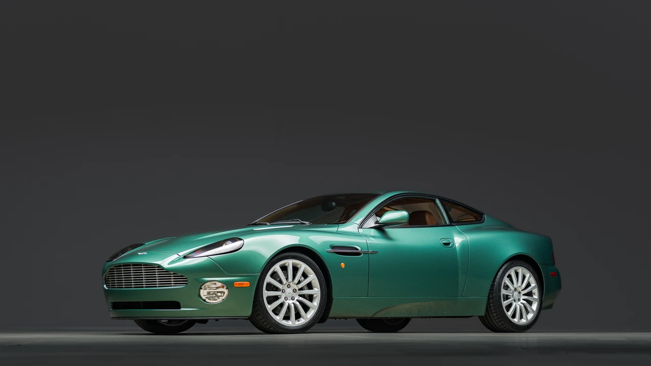2002 Aston Martin Vanquish 1st Gen - Image 13 of 31