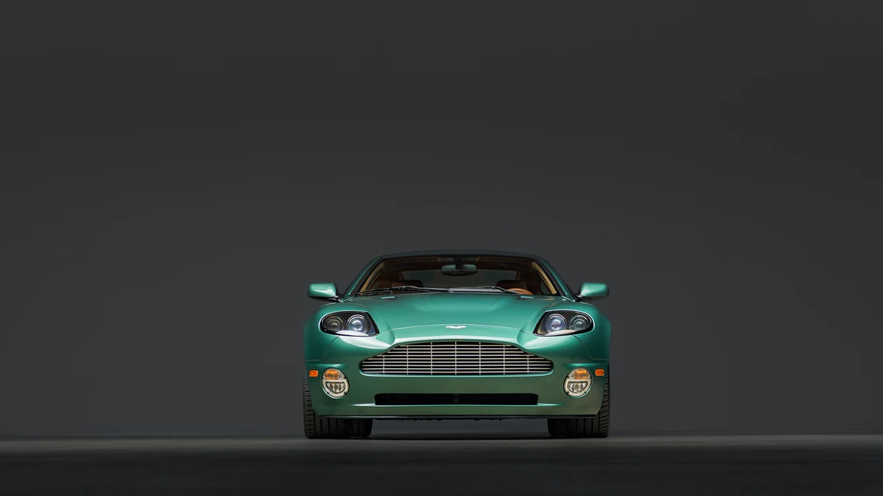 2002 Aston Martin Vanquish 1st Gen - Image 14 of 31