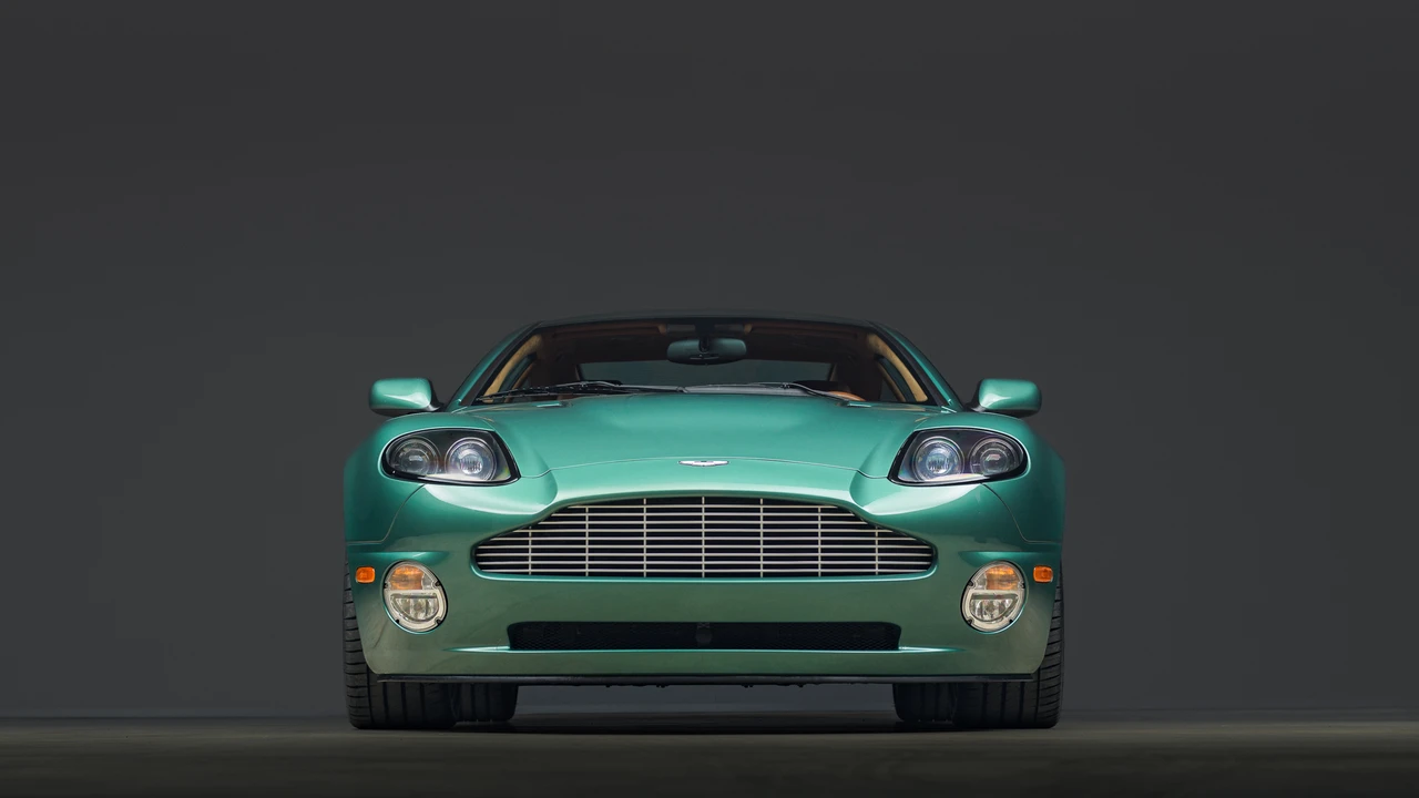 2002 Aston Martin Vanquish 1st Gen - Image 15 of 31