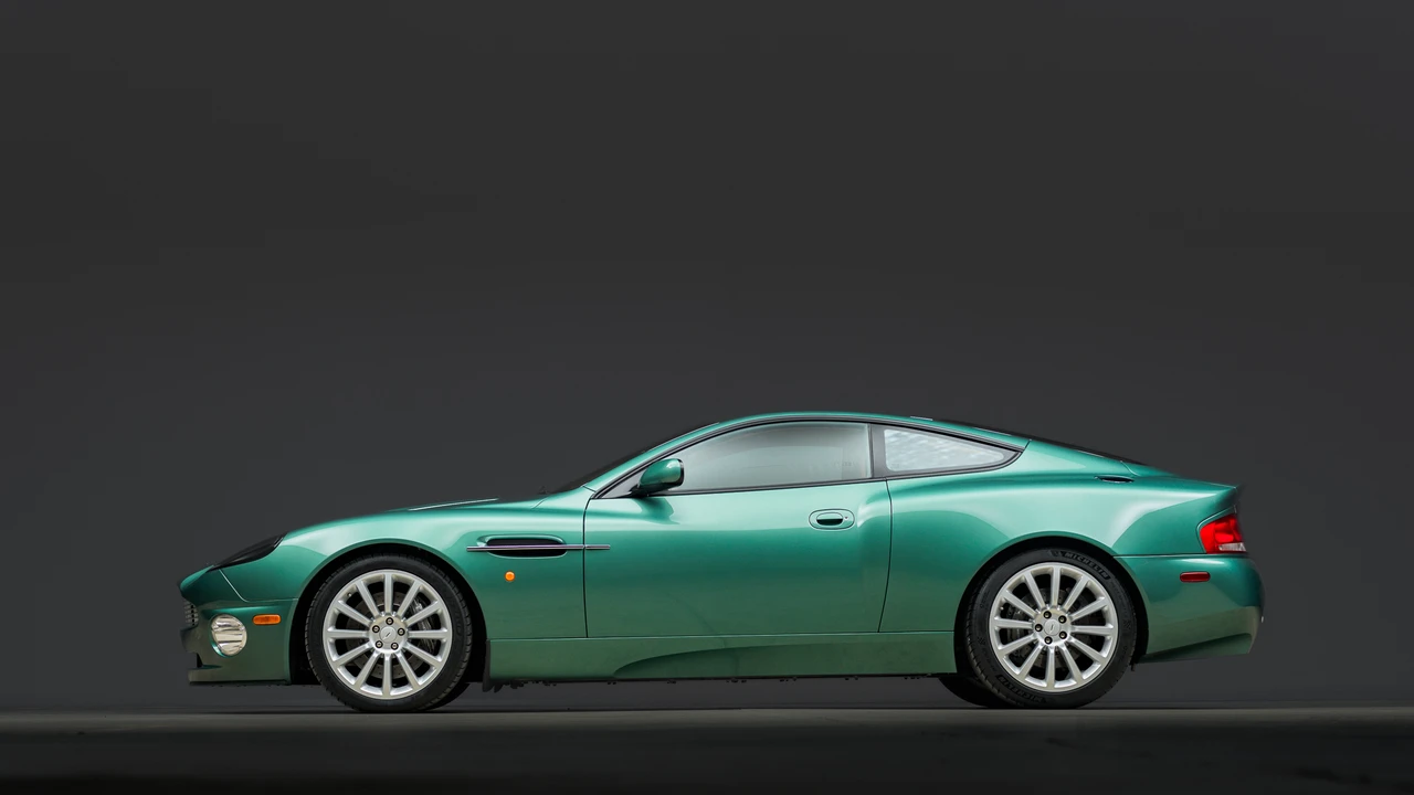 2002 Aston Martin Vanquish 1st Gen - Image 16 of 31