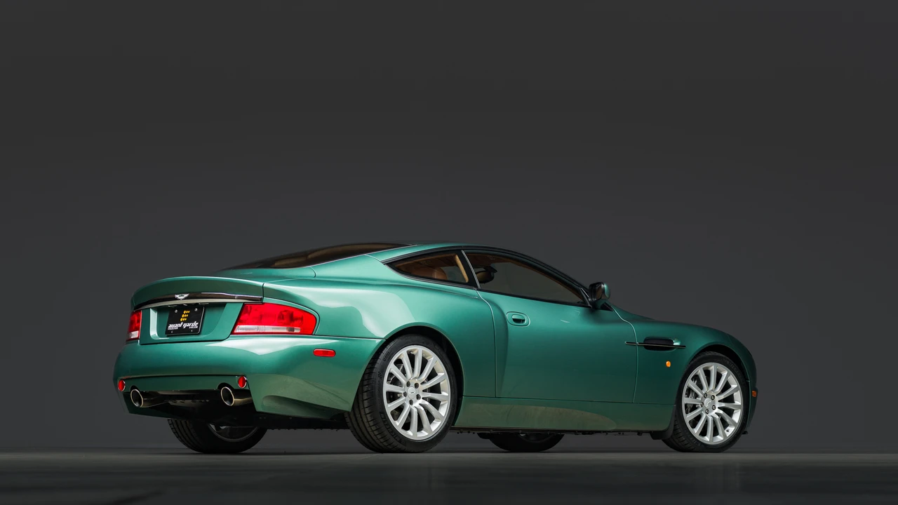 2002 Aston Martin Vanquish 1st Gen - Image 23 of 31