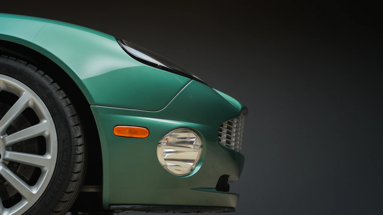 2002 Aston Martin Vanquish 1st Gen - Image 25 of 31