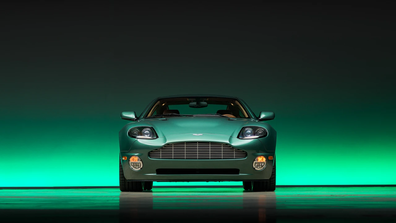2002 Aston Martin Vanquish 1st Gen - Image 3 of 31