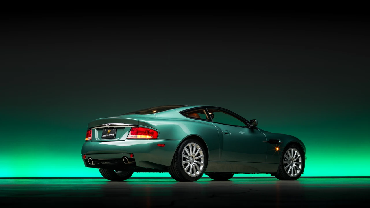 2002 Aston Martin Vanquish 1st Gen - Image 9 of 31