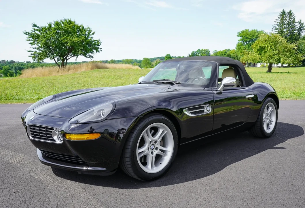 2002 BMW Z8 - Image 2 of 6
