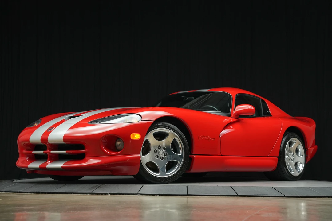 2002 Dodge Viper GTS 2nd Gen - Image 17 of 31