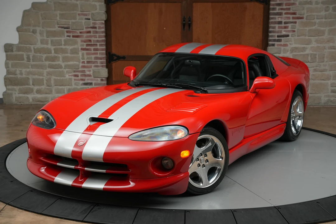 2002 Dodge Viper GTS 2nd Gen - Image 16 of 31
