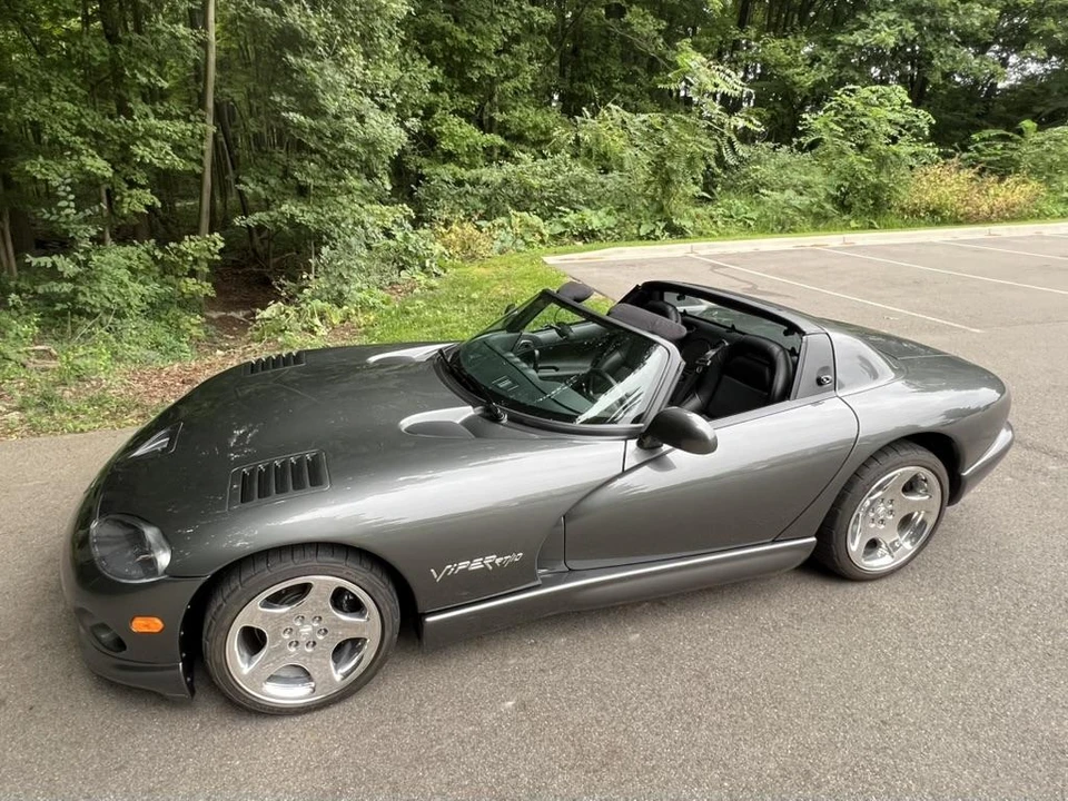 2002 Dodge Viper 2nd Gen - Image 2 of 31