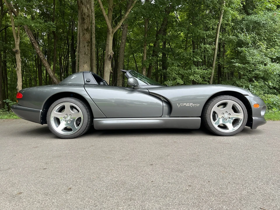 2002 Dodge Viper 2nd Gen - Image 14 of 31