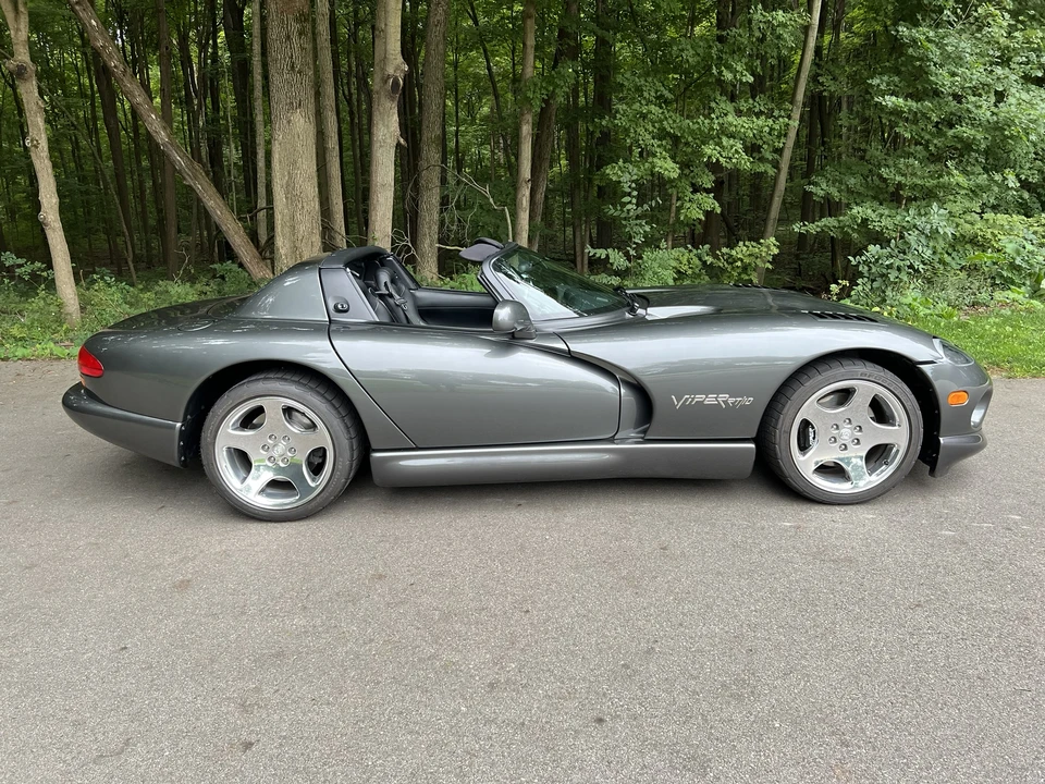 2002 Dodge Viper 2nd Gen - Image 15 of 31