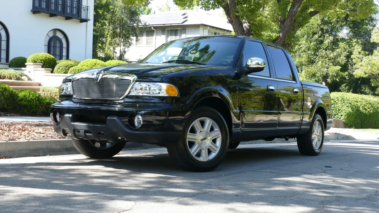 2002 Lincoln Blackwood - Image 8 of 31