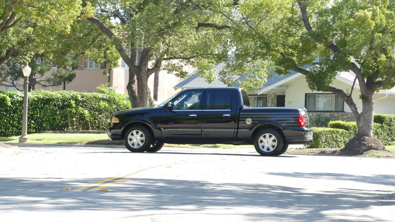2002 Lincoln Blackwood - Image 15 of 31