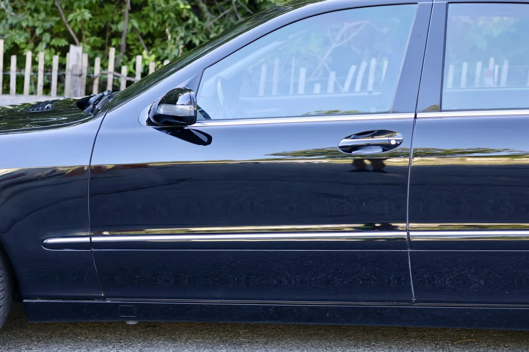2002 Mercedes-Benz W220 S-Class - Image 26 of 31