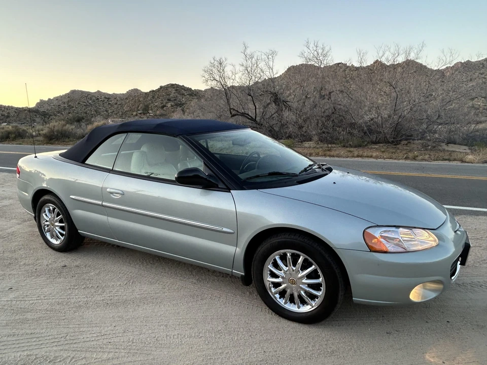 2003 Chrysler Sebring - Image 24 of 31