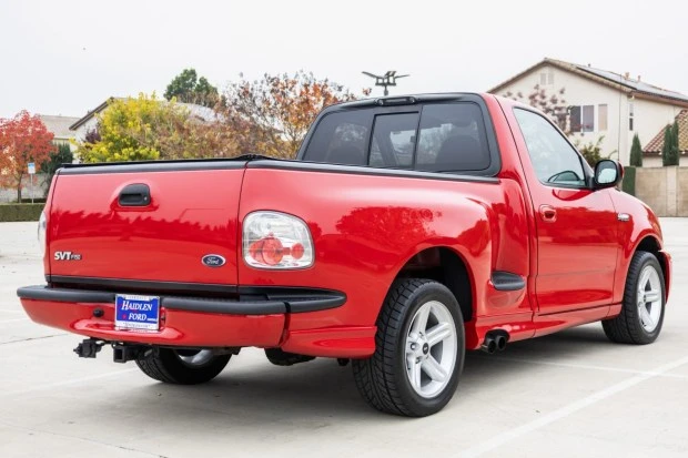 2003 Ford F-150 SVT Lightning 10th Gen - Image 2 of 8