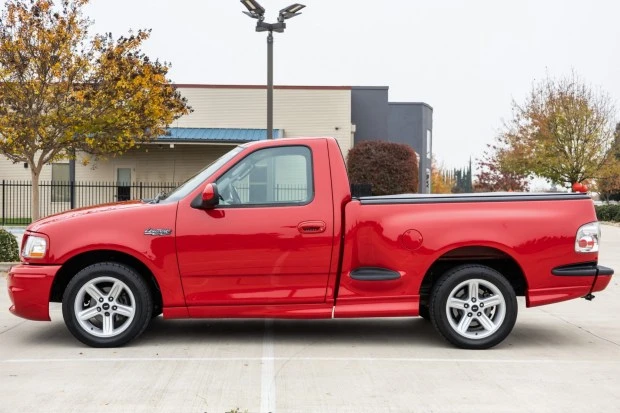 2003 Ford F-150 SVT Lightning 10th Gen - Image 3 of 8