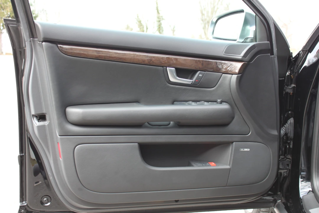 2004 Audi B6 S4 - Image 27 of 31