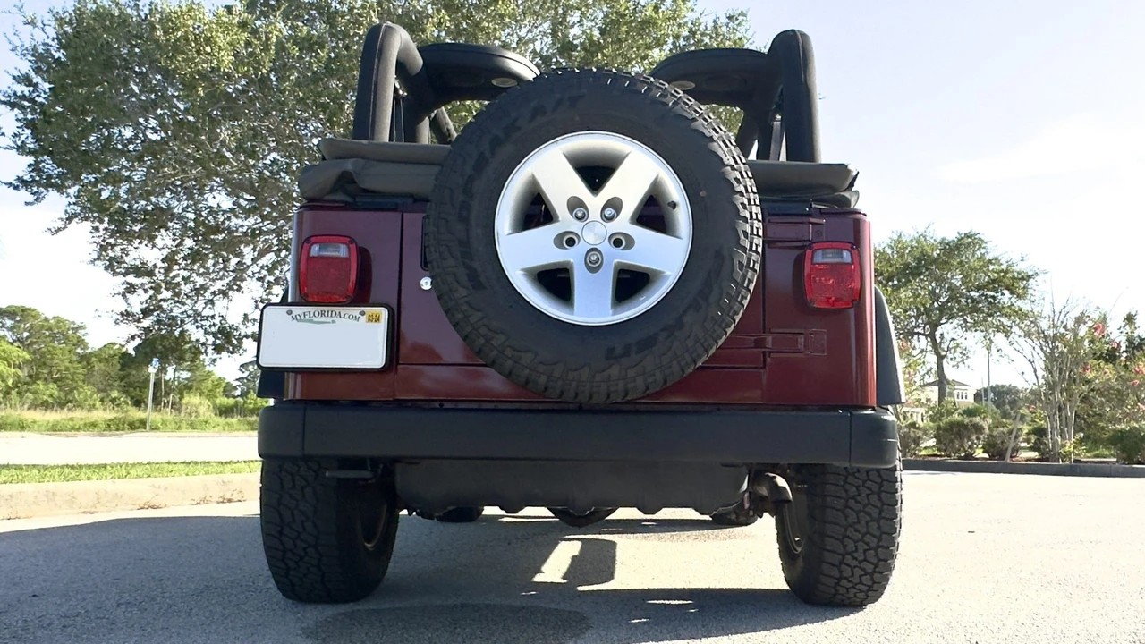 2004 Jeep TJ Wrangler - Image 24 of 31