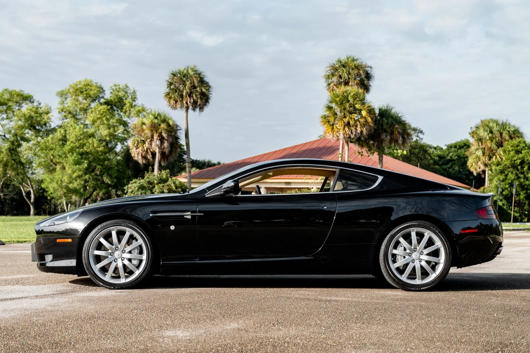 2005 Aston Martin DB9 - Image 11 of 31