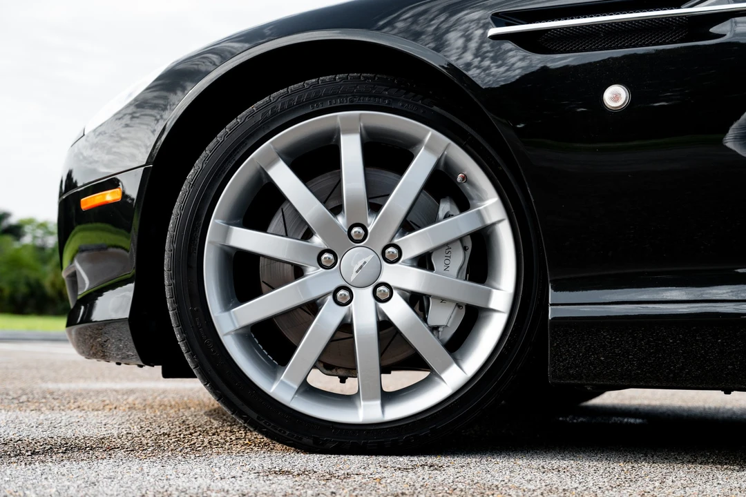 2005 Aston Martin DB9 - Image 27 of 31