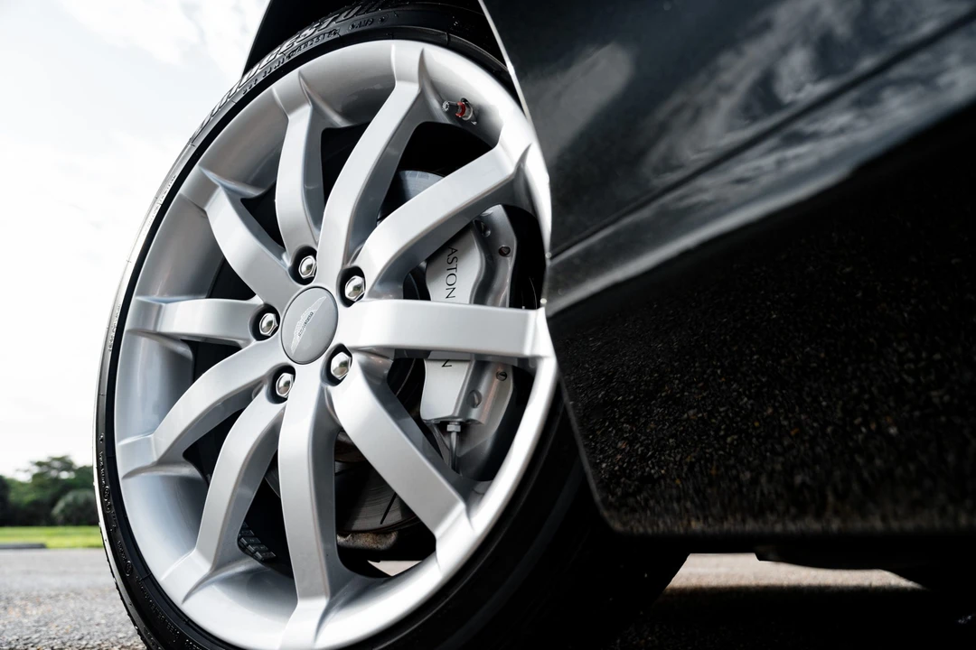 2005 Aston Martin DB9 - Image 30 of 31