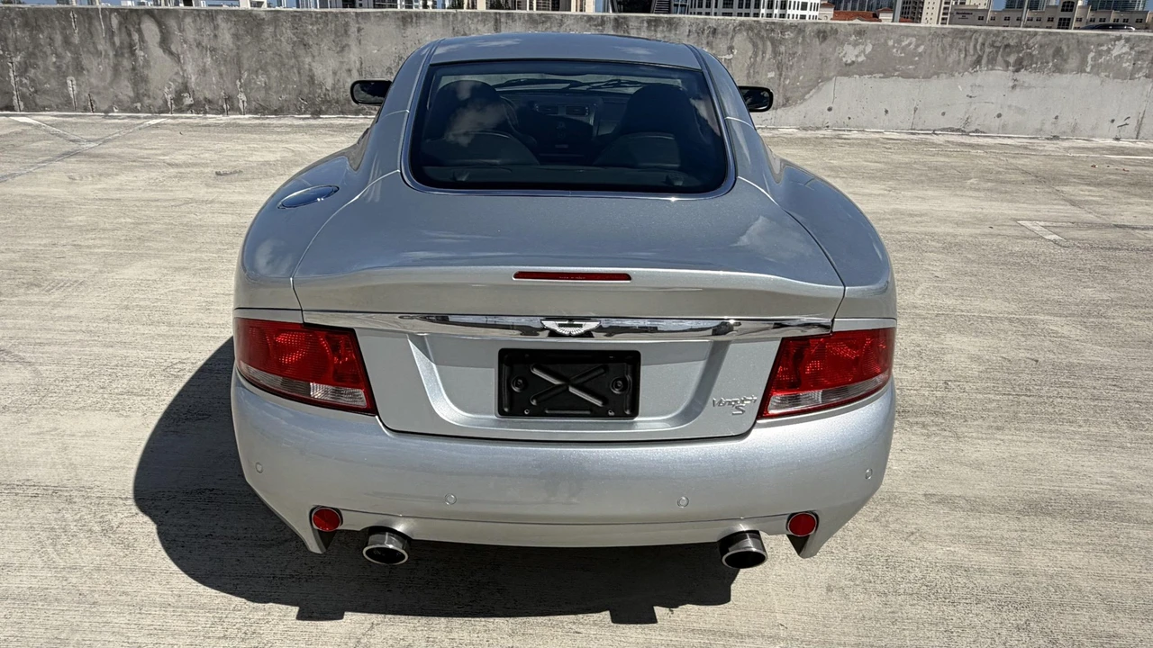 2005 Aston Martin Vanquish 1st Gen - Image 18 of 31