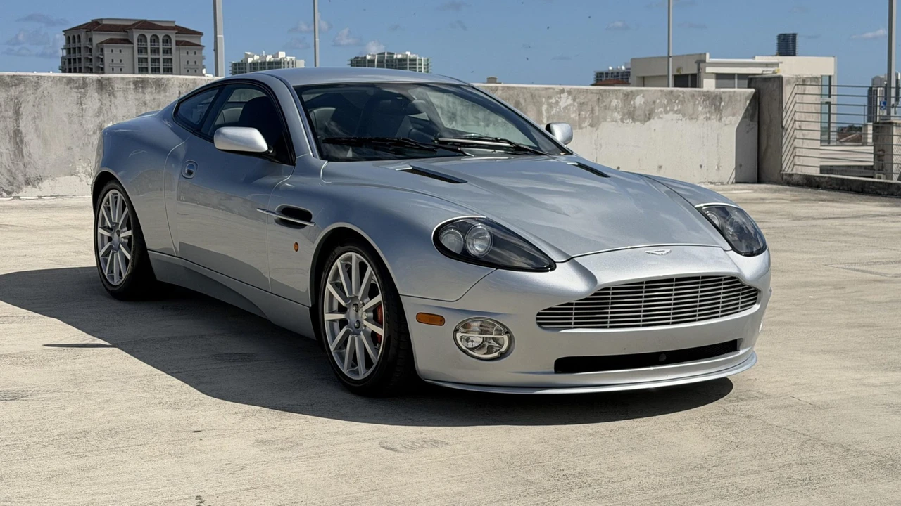 2005 Aston Martin Vanquish 1st Gen - Image 9 of 31