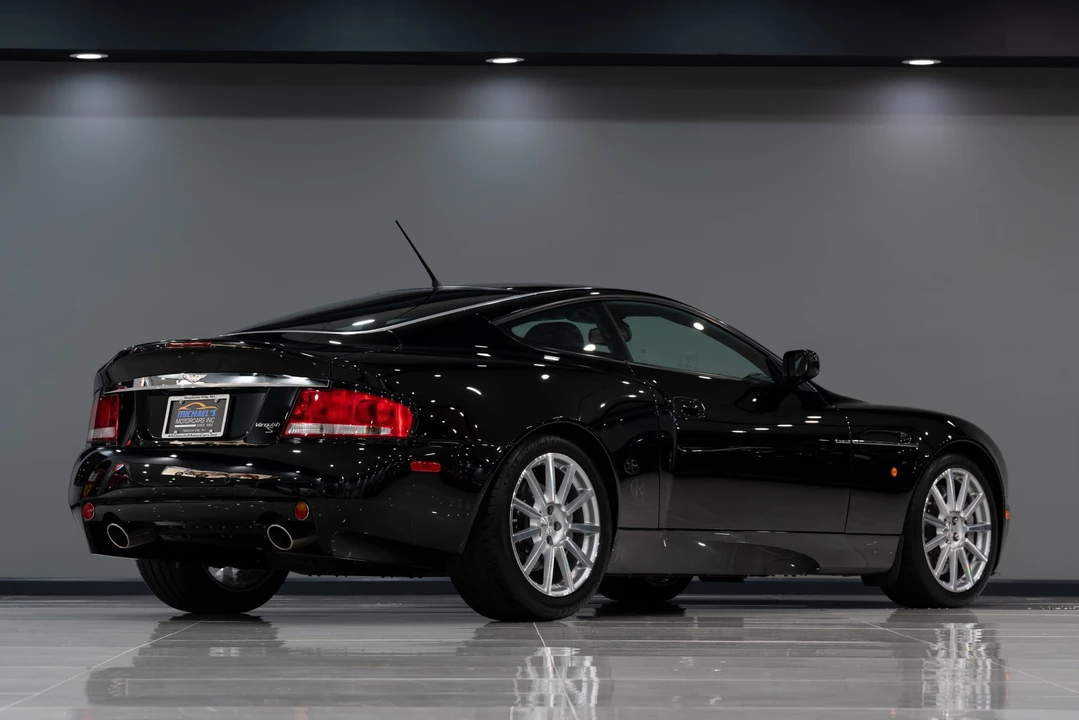2005 Aston Martin Vanquish 1st Gen - Image 25 of 31