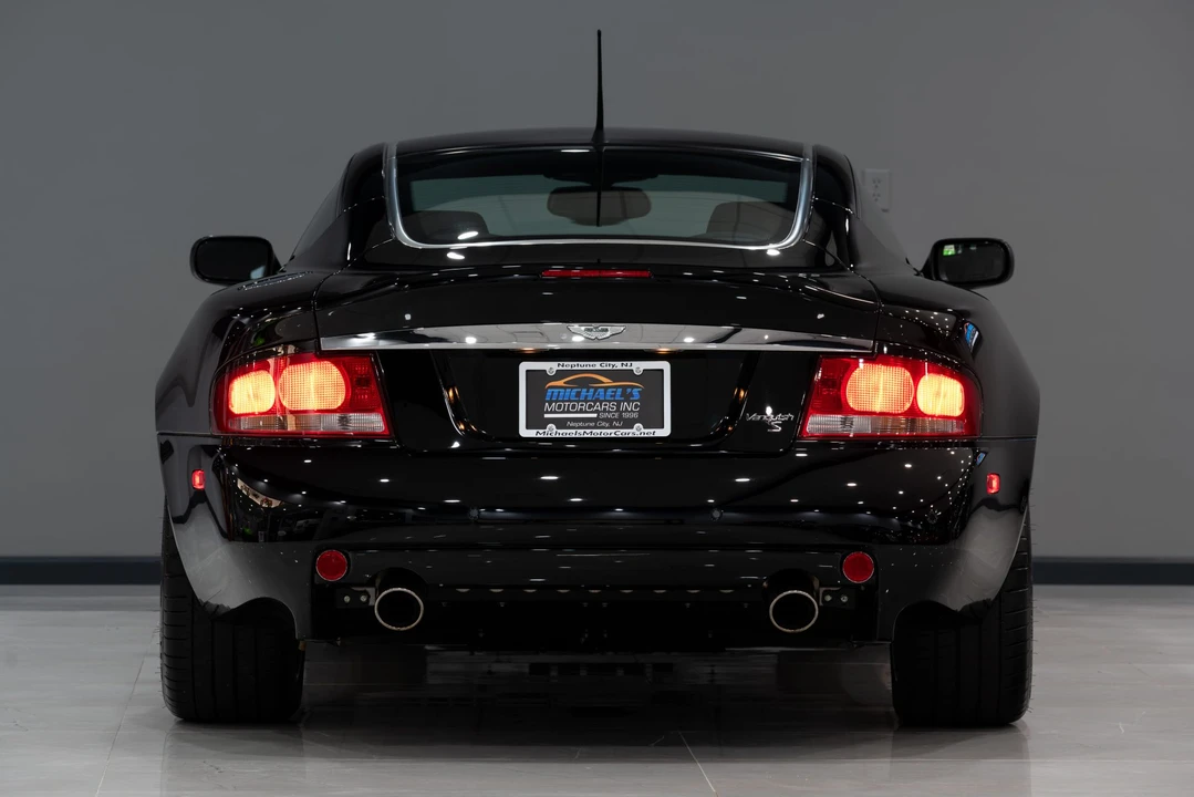 2005 Aston Martin Vanquish 1st Gen - Image 18 of 31