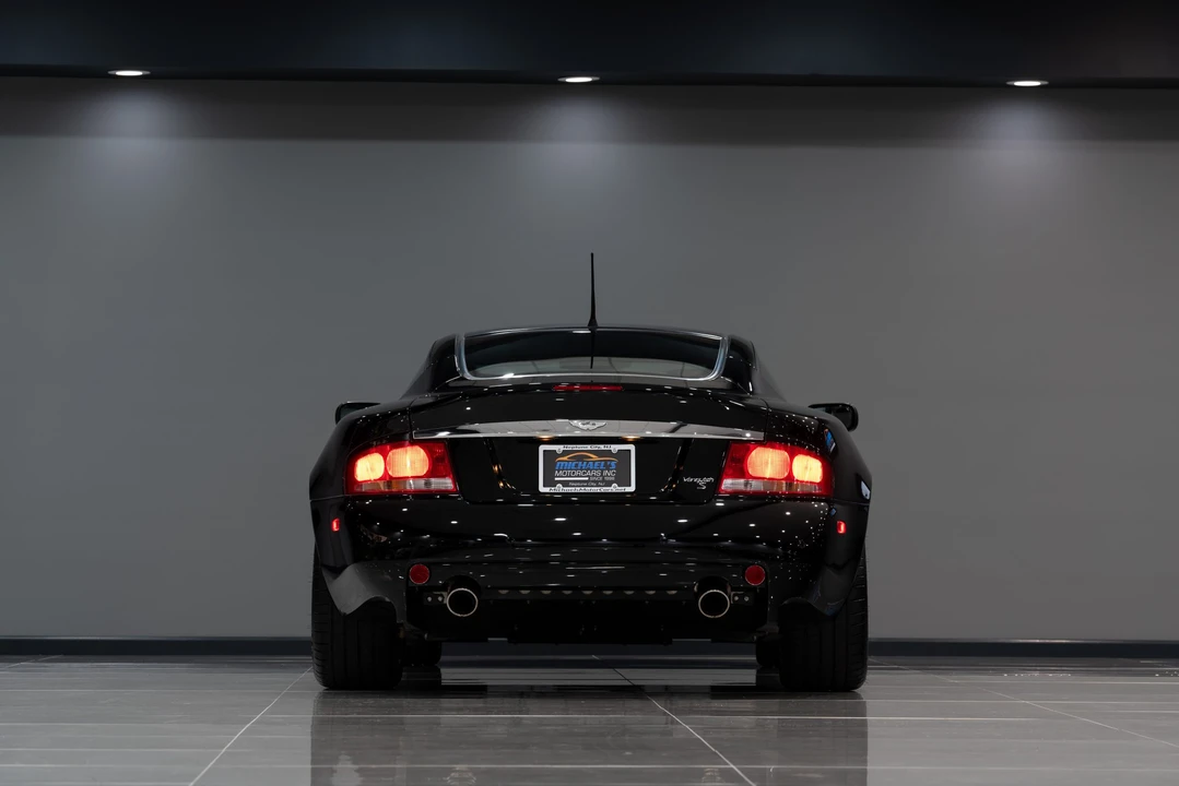 2005 Aston Martin Vanquish 1st Gen - Image 19 of 31