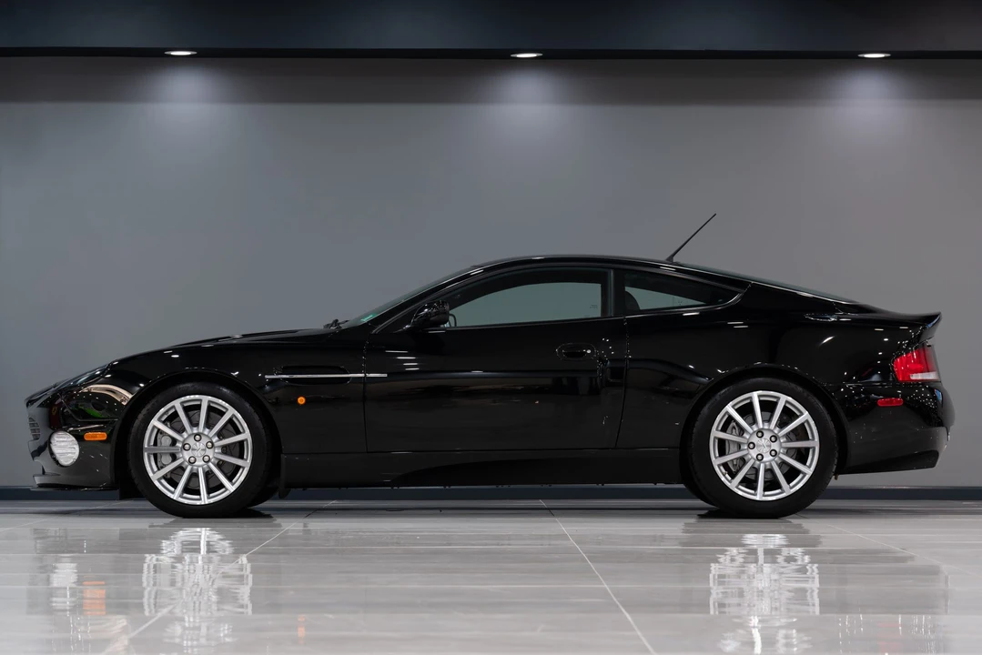 2005 Aston Martin Vanquish 1st Gen - Image 12 of 31
