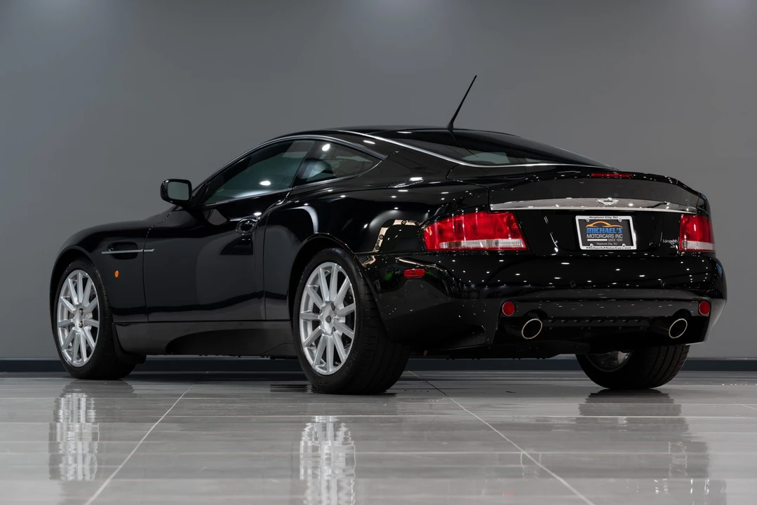 2005 Aston Martin Vanquish 1st Gen - Image 16 of 31