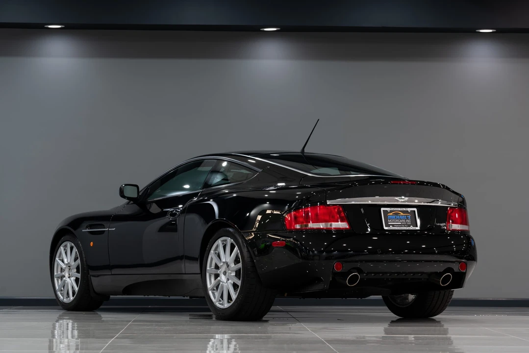 2005 Aston Martin Vanquish 1st Gen - Image 15 of 31