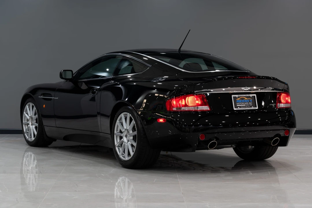 2005 Aston Martin Vanquish 1st Gen - Image 14 of 31