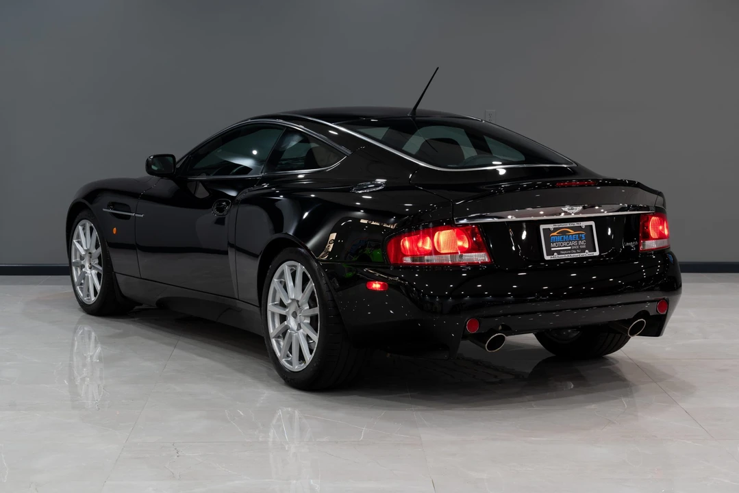 2005 Aston Martin Vanquish 1st Gen - Image 13 of 31