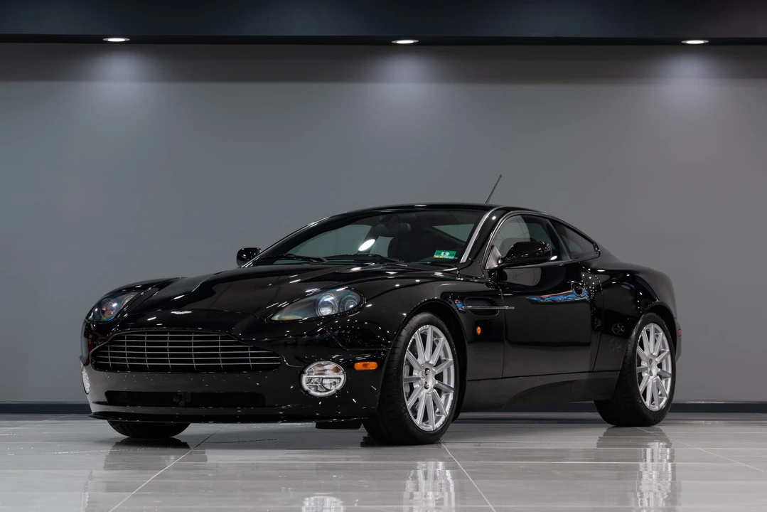 2005 Aston Martin Vanquish 1st Gen - Image 9 of 31