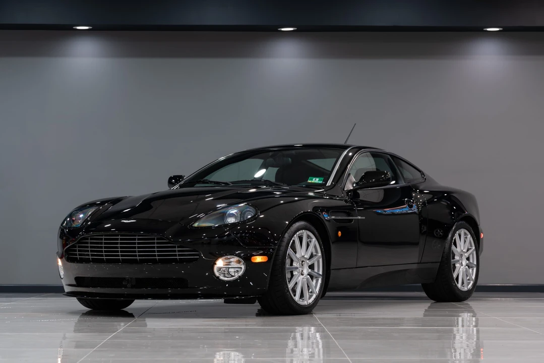 2005 Aston Martin Vanquish 1st Gen - Image 8 of 31