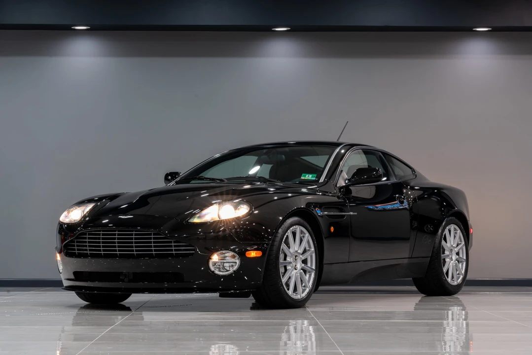 2005 Aston Martin Vanquish 1st Gen - Image 10 of 31
