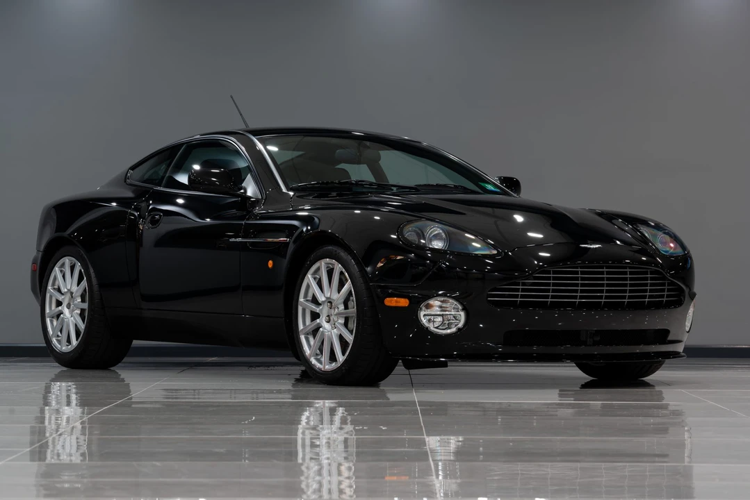 2005 Aston Martin Vanquish 1st Gen - Image 31 of 31