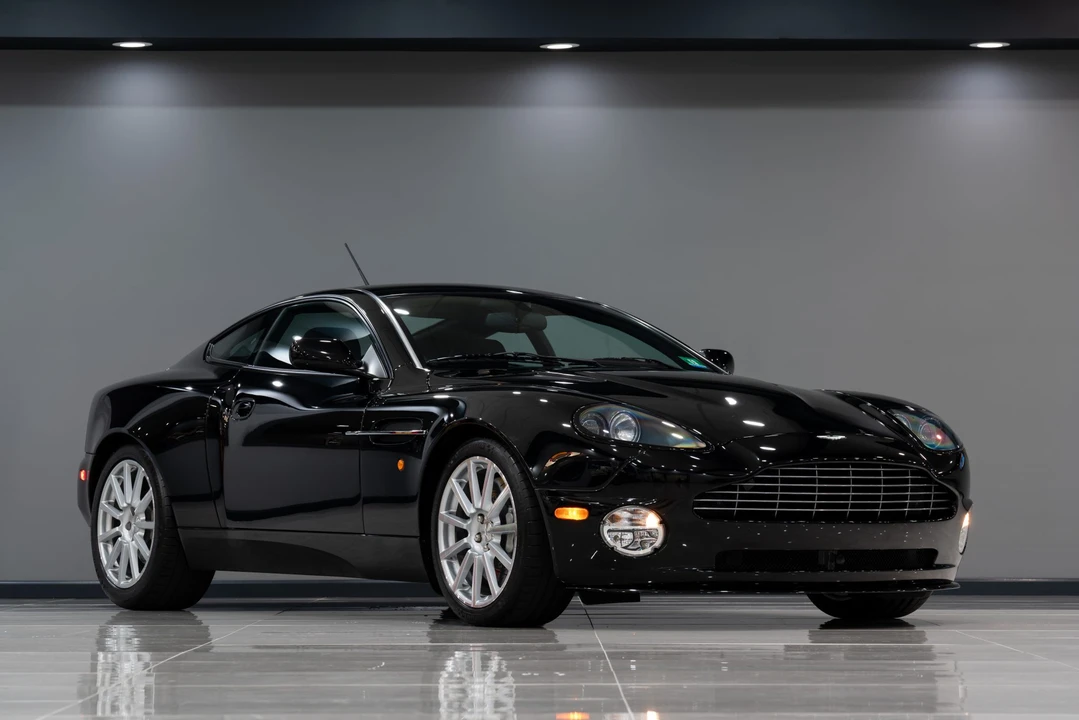 2005 Aston Martin Vanquish 1st Gen - Image 30 of 31