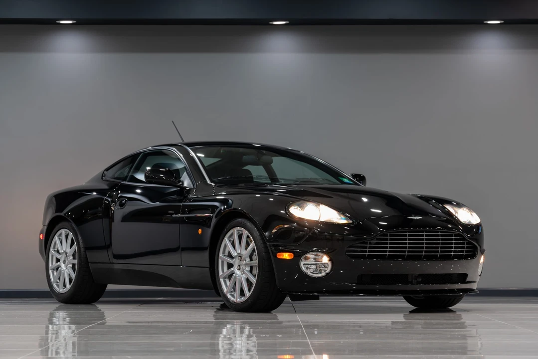 2005 Aston Martin Vanquish 1st Gen - Image 29 of 31