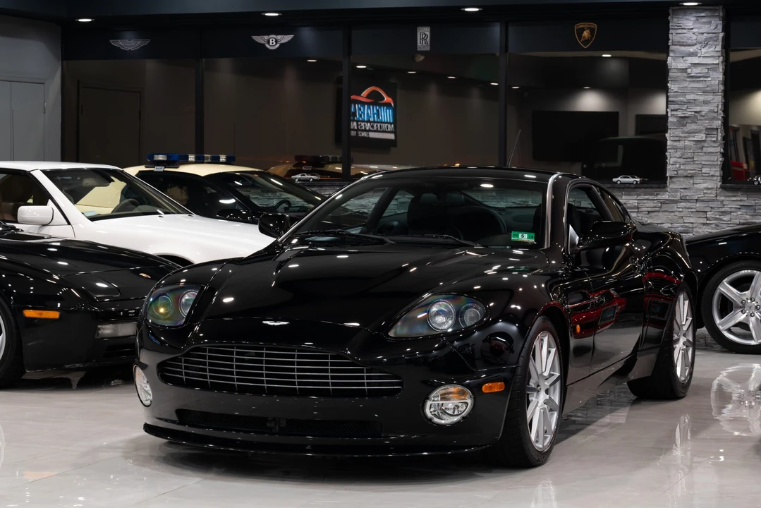 2005 Aston Martin Vanquish 1st Gen - Image 2 of 31