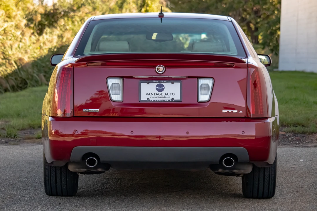 2005 Cadillac STS - Image 10 of 31