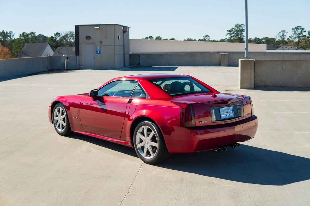 2005 Cadillac XLR - Image 27 of 31