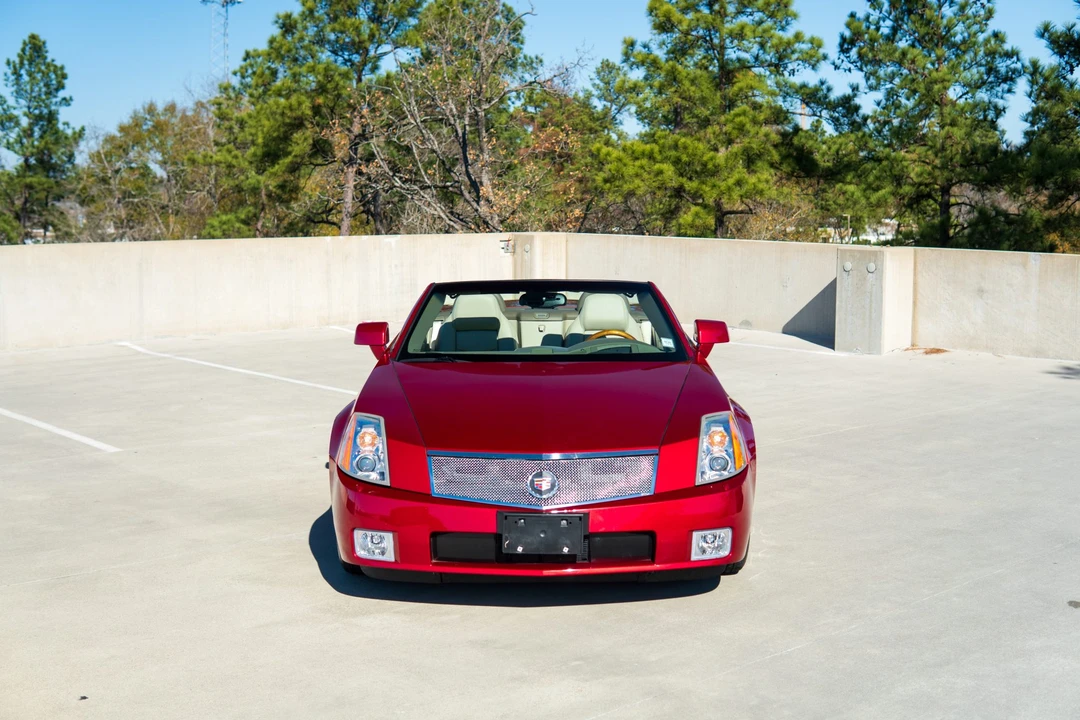 2005 Cadillac XLR - Image 5 of 31