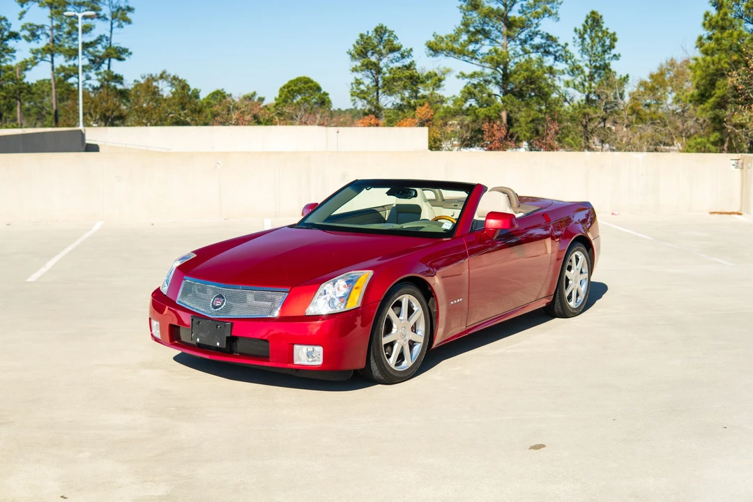 2005 Cadillac XLR - Image 3 of 31
